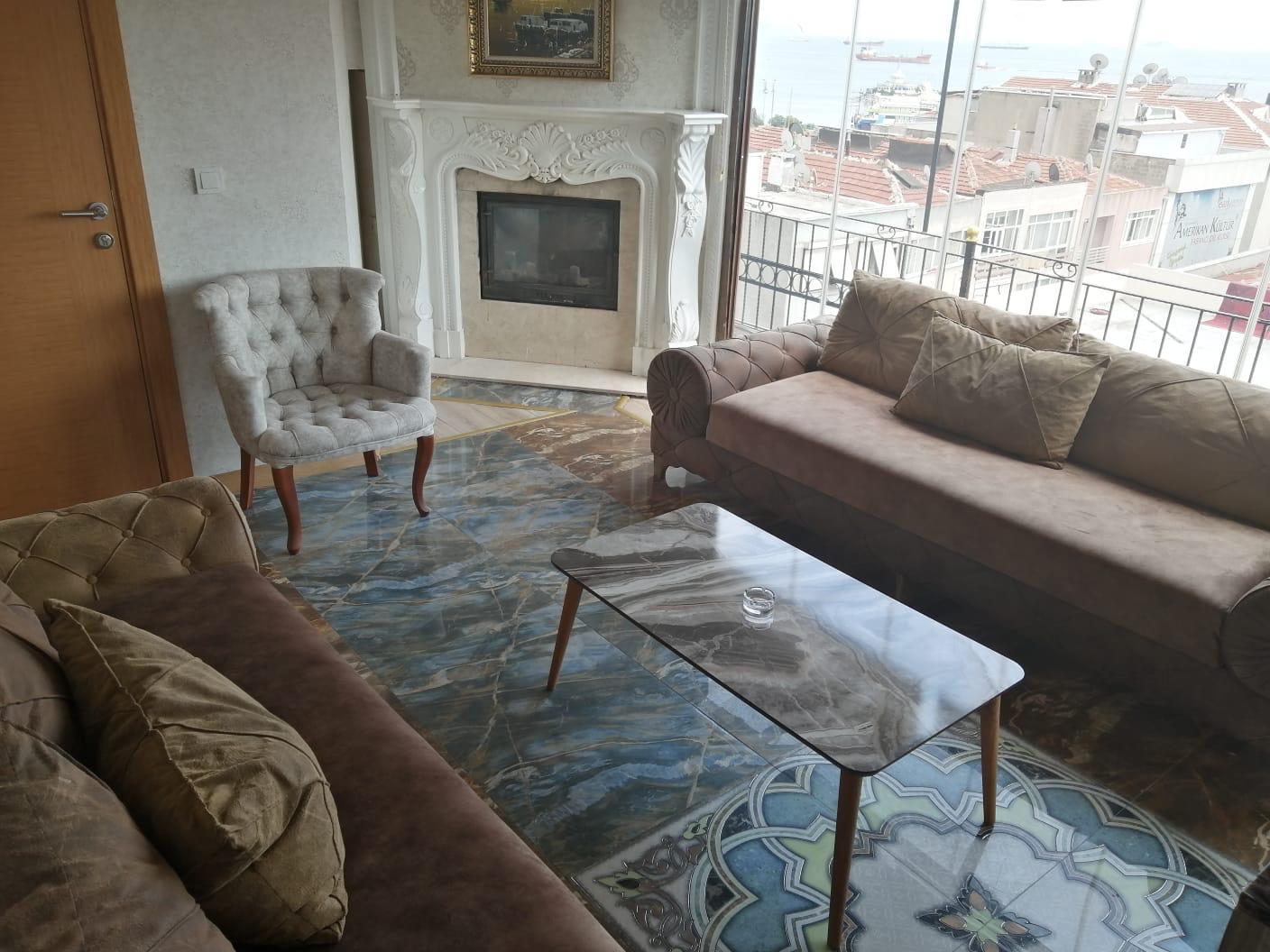 Bakırköy merkez günlük daire ferah oda ve dinlenme köşesi